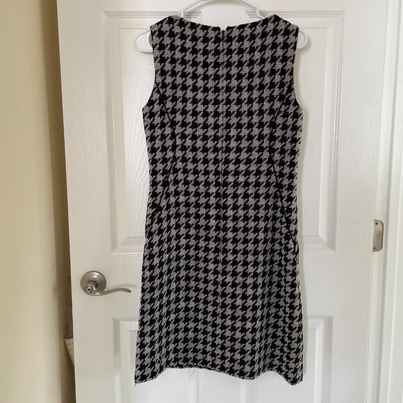 Tahari Houndstooth Sheath Dress | Size 2, Black & White, Gently Used - Picture 3 of 3